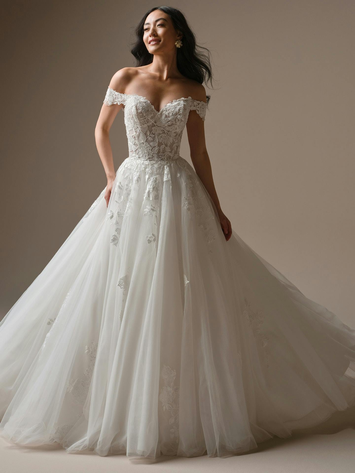https://www.sugaredalmondsbridalwear.co.uk/wp-content/uploads/2026/01/Maggie-Sottero-Verina-Ballgown-Wedding-Dress-26MK465A01-Alt50-IV002.jpg